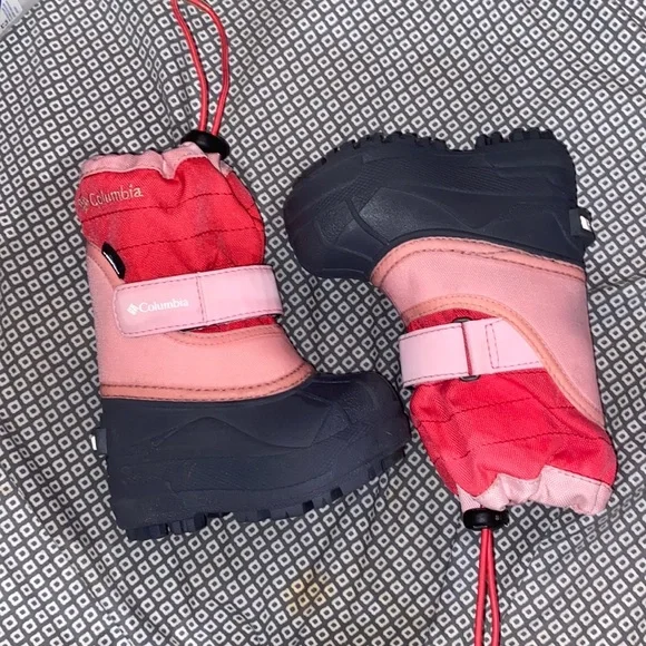 Pink Columbia snow boots, girls, size 5C